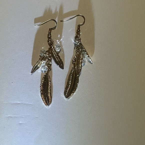 Vintage Never Worn Elegant Silver Leaf Earrings for Women - Picture 4 of 10